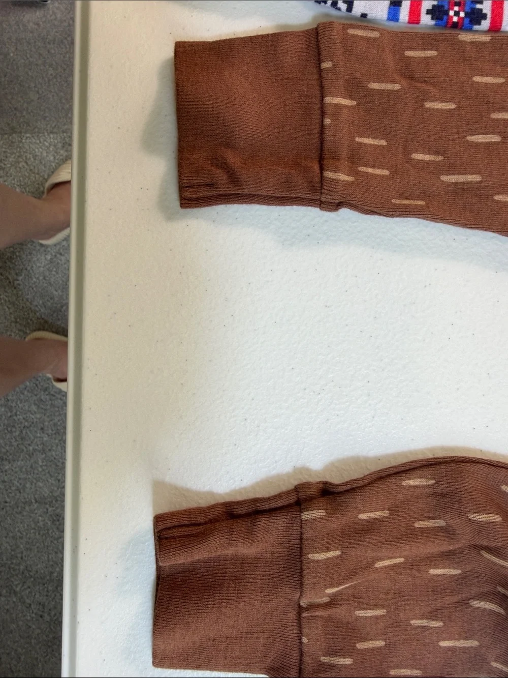 Old Navy pair includes